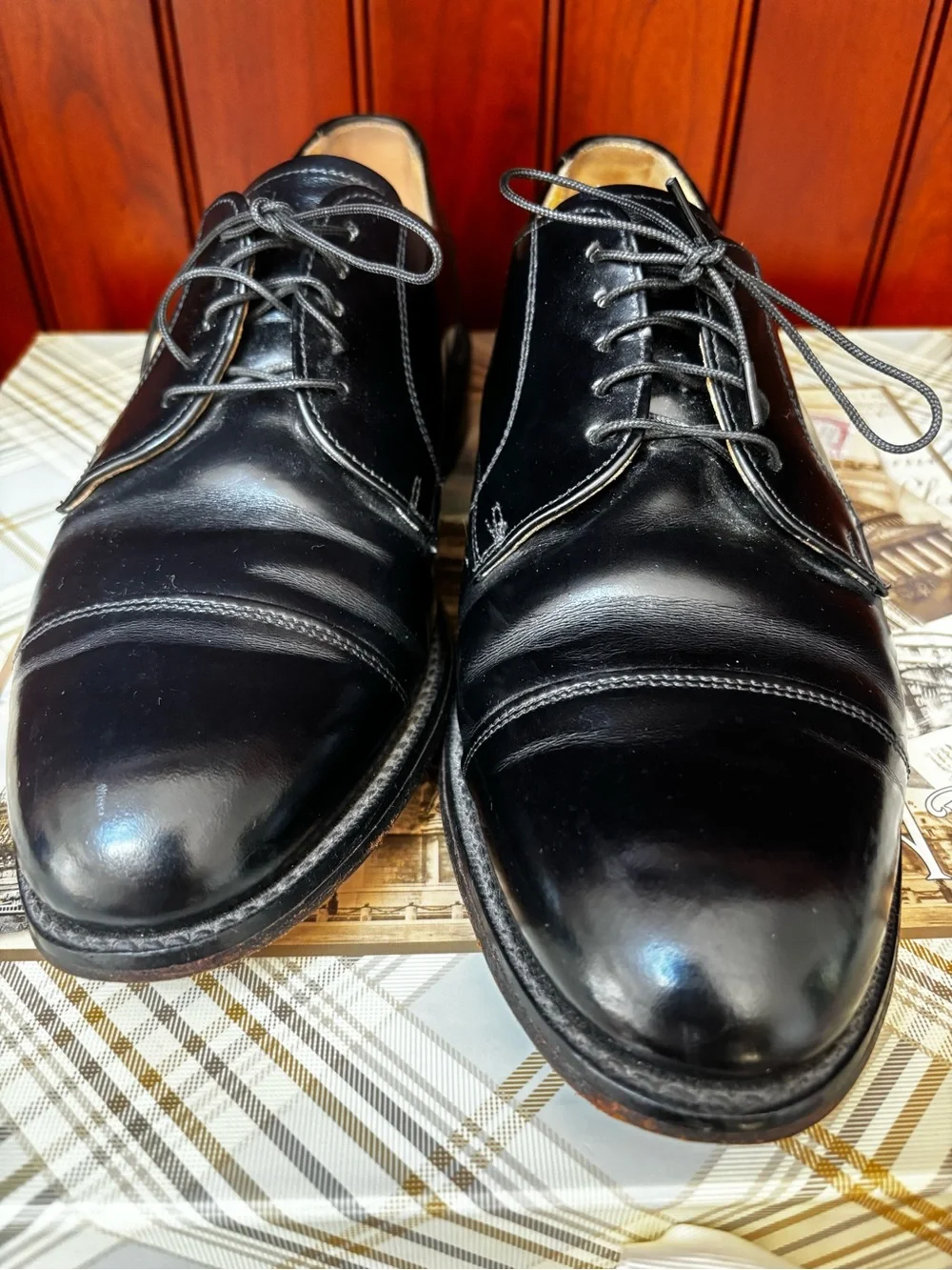 pre-owned Bostonian Classics First Flex black leather cap-toe derby dress shoes.